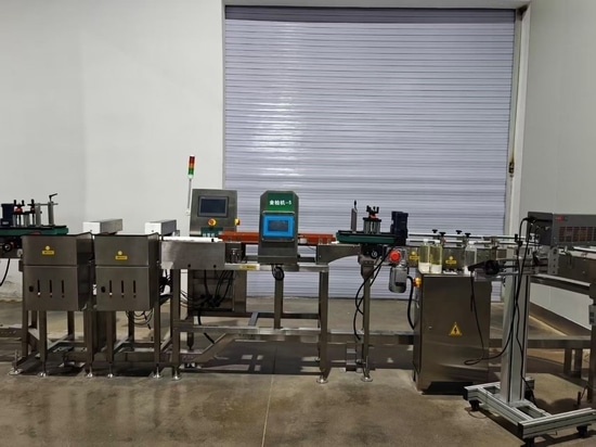 Verbesserung der Lebensmittelsicherheit und Gewichtskontrolle mit der Kontrollwaage CW-3K von General Measure mit Metalldetektor