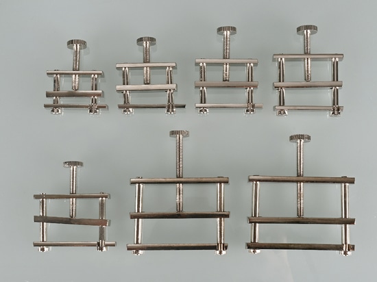 Schlauchklemme/Quetschhahn nach Hoffmann: Präzises Abklemmen und Absperren von Schlauchleitungen (Bürkle GmbH)