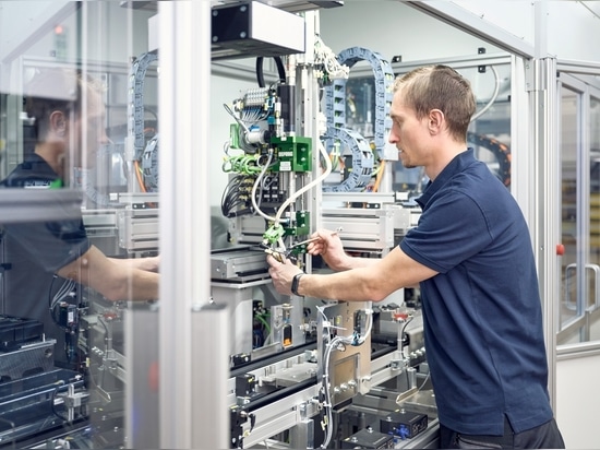 Positioniersysteme mit Lineareinheiten - wie z.B. die Spindelachsen der profiLINE-Reihe - werden seit vielen Jahren von Pematech verbaut – Robustheit, Präzision und Zuverlässigkeit überzeugen auch ...