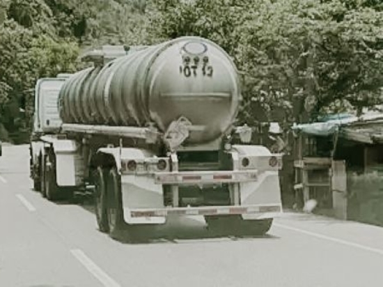 Grenzstandsensor von UWT übernimmt sichere Detektion in Chemie-LKWs