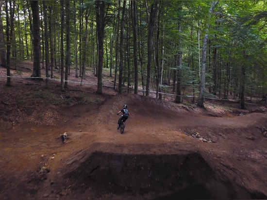 DAS WAHRE GEHEIMNIS PERFEKTER TRAILS LIEGT UNTER DEN RÄDERN
