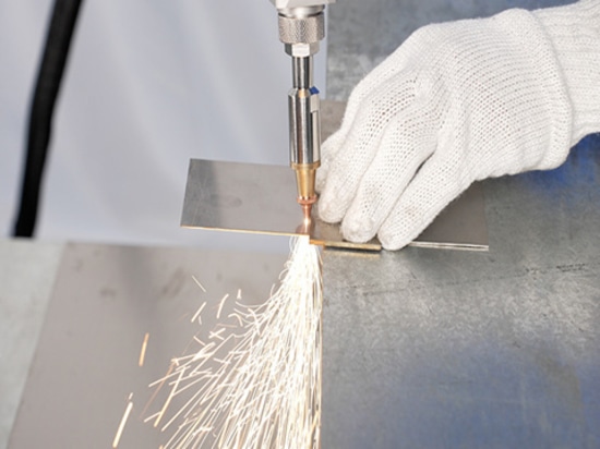 Golden Laser und MetaQuip verbessern die Lasersicherheit mit einer modularen Schweißzelle