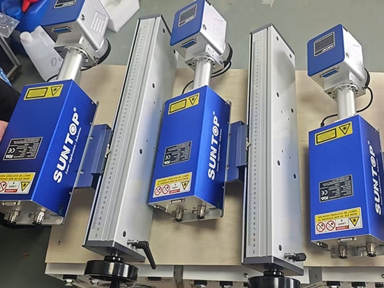 Streng geprüfte UV-Flying-Laserbeschriftungsmaschine an australischen Kunden versandt