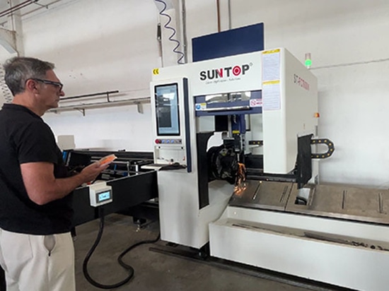 Automatische SUNTOP-Laser-Rohrschneidemaschine erfolgreich nach Italien geliefert