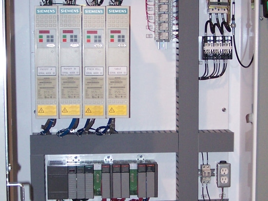 Das Erzielen exaktes Leitungsgeschwindigkeit und Spannungssteuerung unter Verwendung Antriebe der Siemens-AC/DC verringert TCO und erhöht ROI