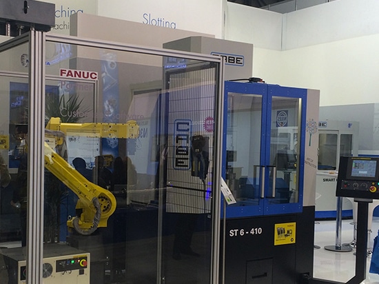 FANUC-ROBOTER UND -STEUERUNG