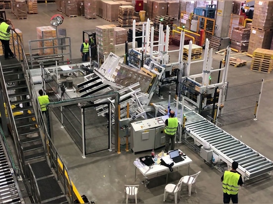 Inline-Palettenwender in automatisierter Linie